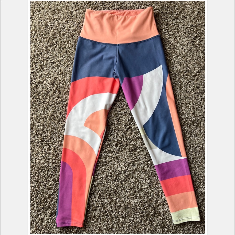 Onzie flow high waist yoga pant.
